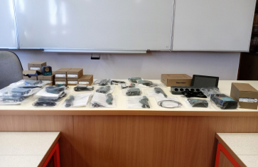 Nové pomůcky pro fyziku a chemii