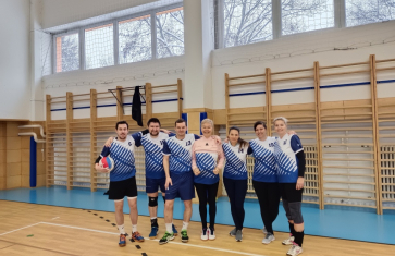 Fotogalerie z Vánočního volejbalového turnaje maturantů a absolventů