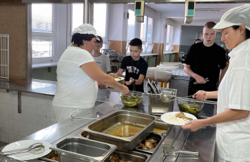 Hledáme výpomoc do školní jídelny