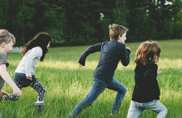 Vstaň ze židle a poběž společně pro svoji školu