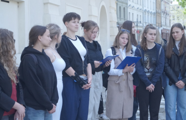 Veřejné čtení jmen obětí holocaustu Jom ha-Šoa 2025