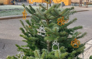 Zdobení vánočních stromečků